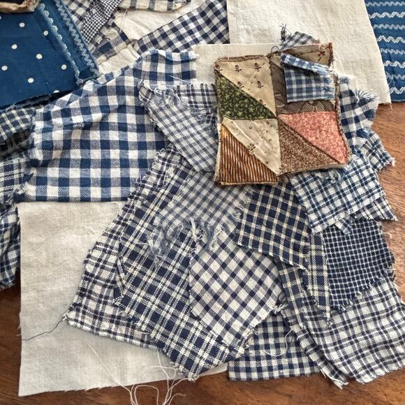 Vintage Homespun Quilting fabric remnants quilt block blue & white textile - Picture 2 of 12